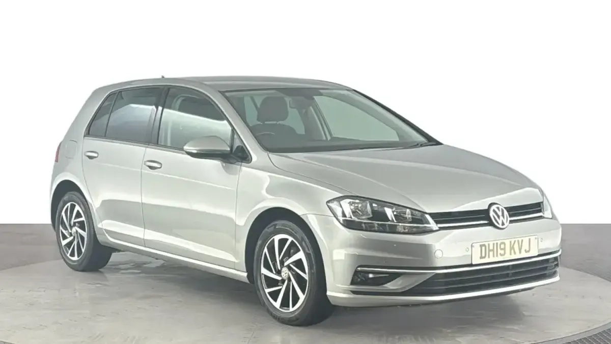 Used VW Golf VII Match 116 HP (85 kW) 2019 Silver Hatchback