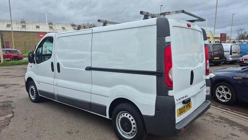 Used Vauxhall Vivaro 115 HP (84 kW) 2013 White MPV