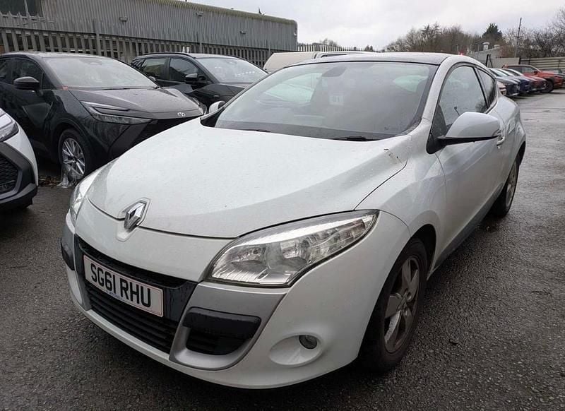 Used Renault Mégane Coupé Dynamique 2011 White Coupe