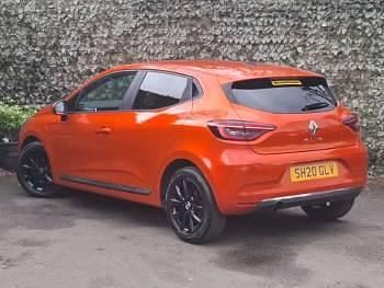 Used Renault Clio V Iconic 72 HP (52 kW) 2020 Orange Hatchback