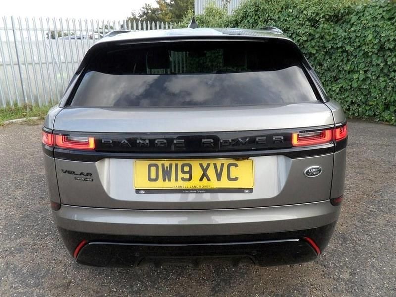 Used Land Rover Range Rover Velar HSE Dynamic 240 HP (176 kW) 2019 Silver SUV