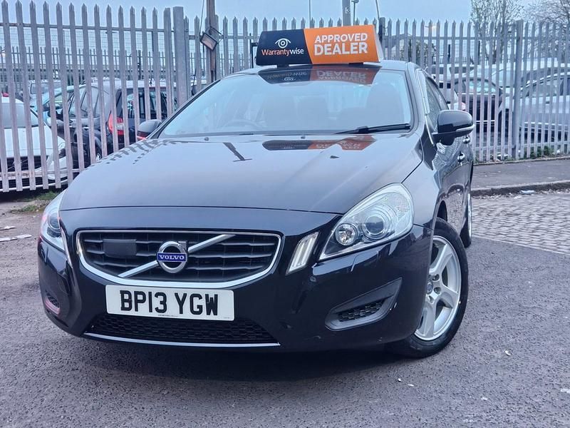 Usado Volvo S60 SE Lux 150 HP (110 kW) 2013 Preto Sedan