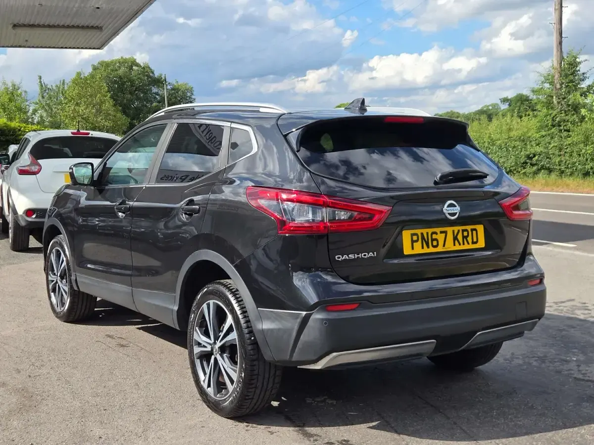 Used Nissan Qashqai N-Connecta 2017 Black SUV