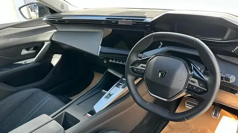 Gebraucht Peugeot e-308 Allure 114 kW (156 PS) 2024 Blau Kleinwagen