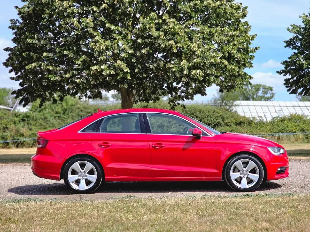Used Audi A3 Sport 180 HP (132 kW) 2014 Red Sedan