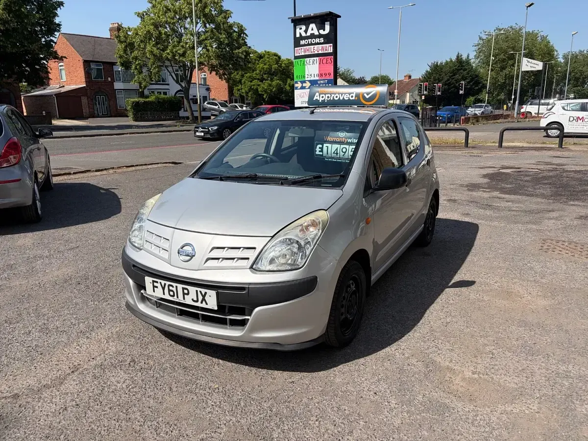 Used Nissan Pixo Visia 68 HP (50 kW) 2011 Silver Hatchback