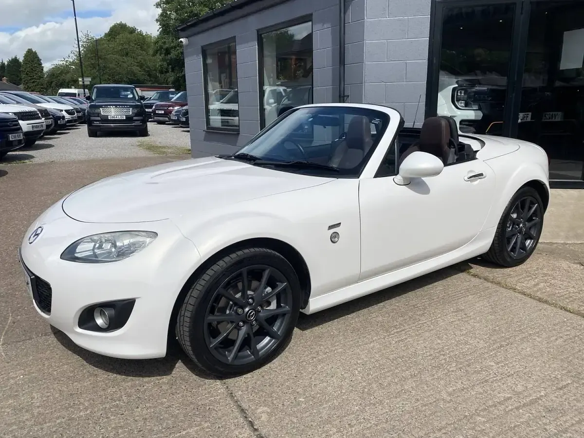 Used Mazda MX5 Edition 157 HP (115 kW) 2012 White Cabriolet