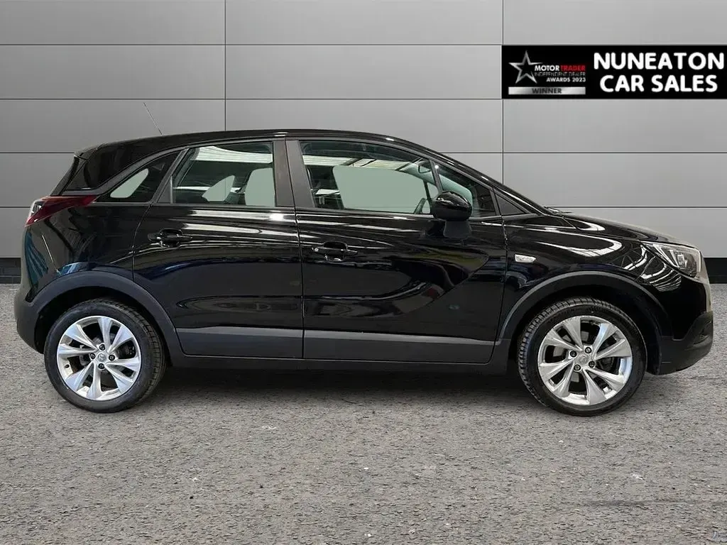 Używany Vauxhall Crossland X S 110 KM (80 kW) 2020 Czarny SUV