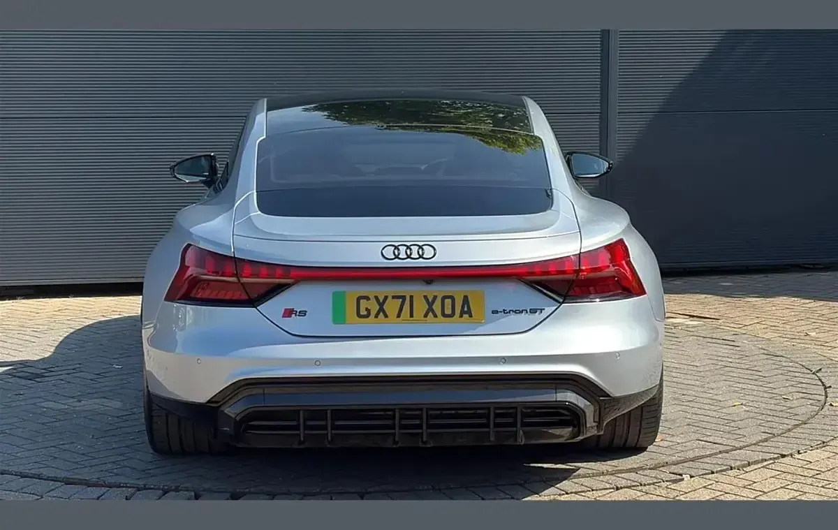 Used Audi RS e-tron GT Comfort 475 kW (646 HP) 2021 Silver Sedan