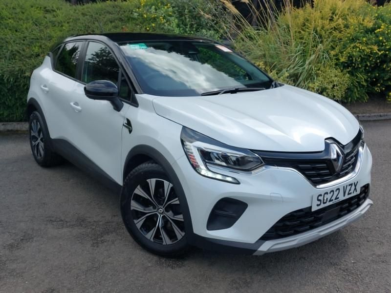 White Used 2022 Renault Captur LIMITED SUV | £13,498 (Fair price) - Image 1/4