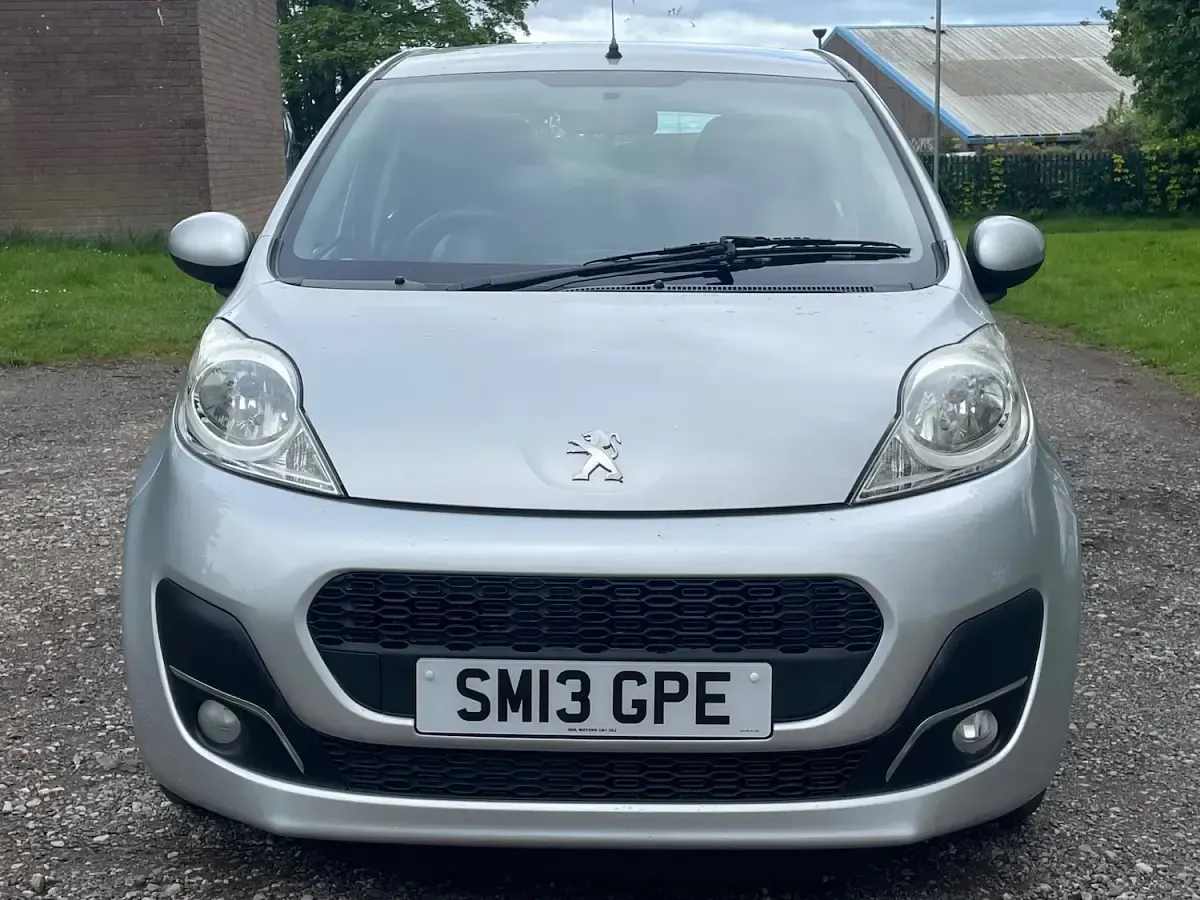 Used Peugeot 107 Active 68 HP (50 kW) 2013 Silver Hatchback