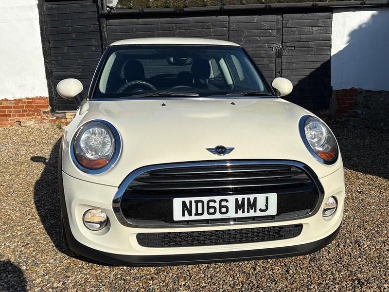 Used Mini Cooper D Hatch 116 HP (85 kW) 2016 White Hatchback