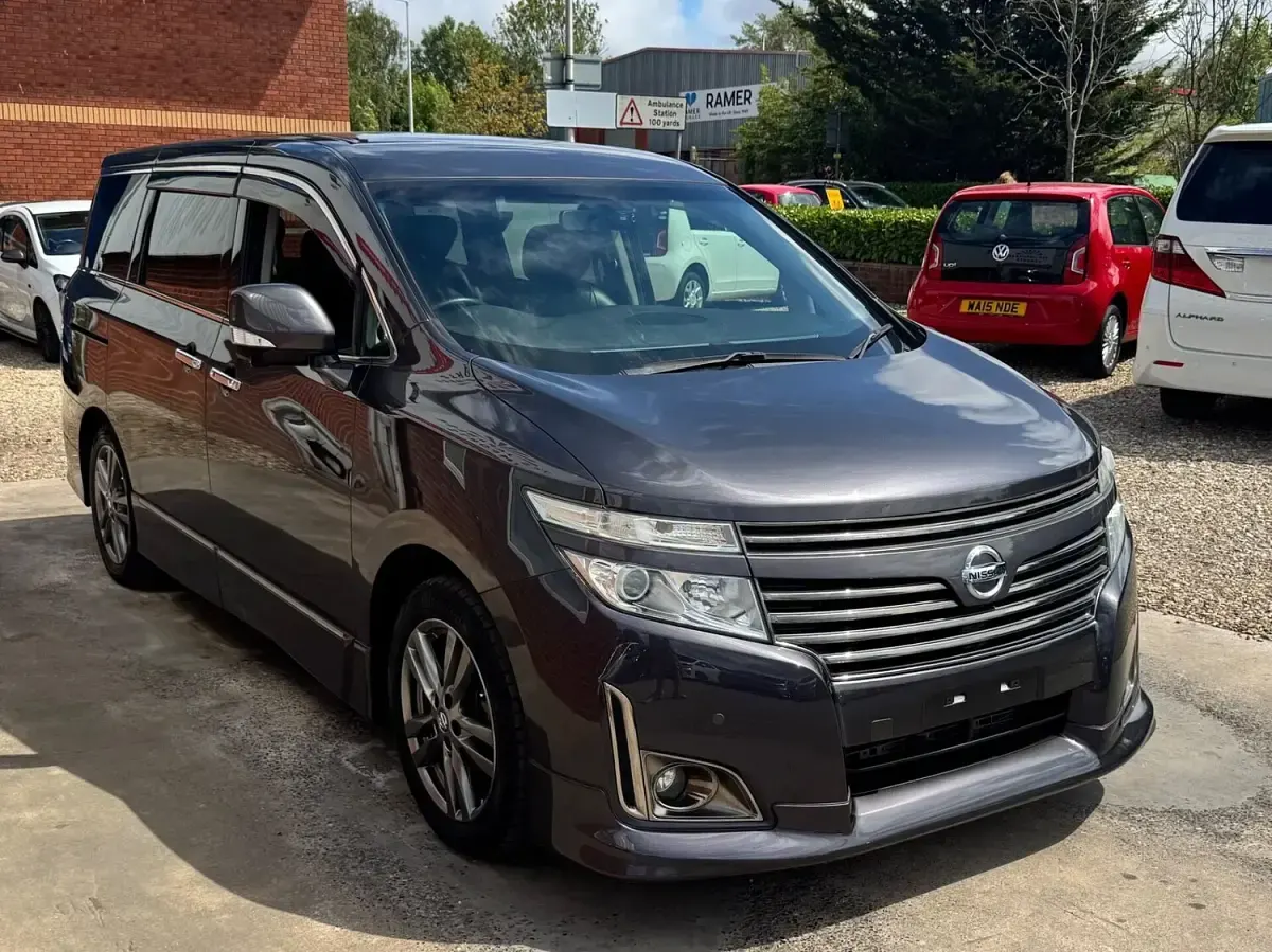 Used Nissan Elgrand 2013 Grey MPV