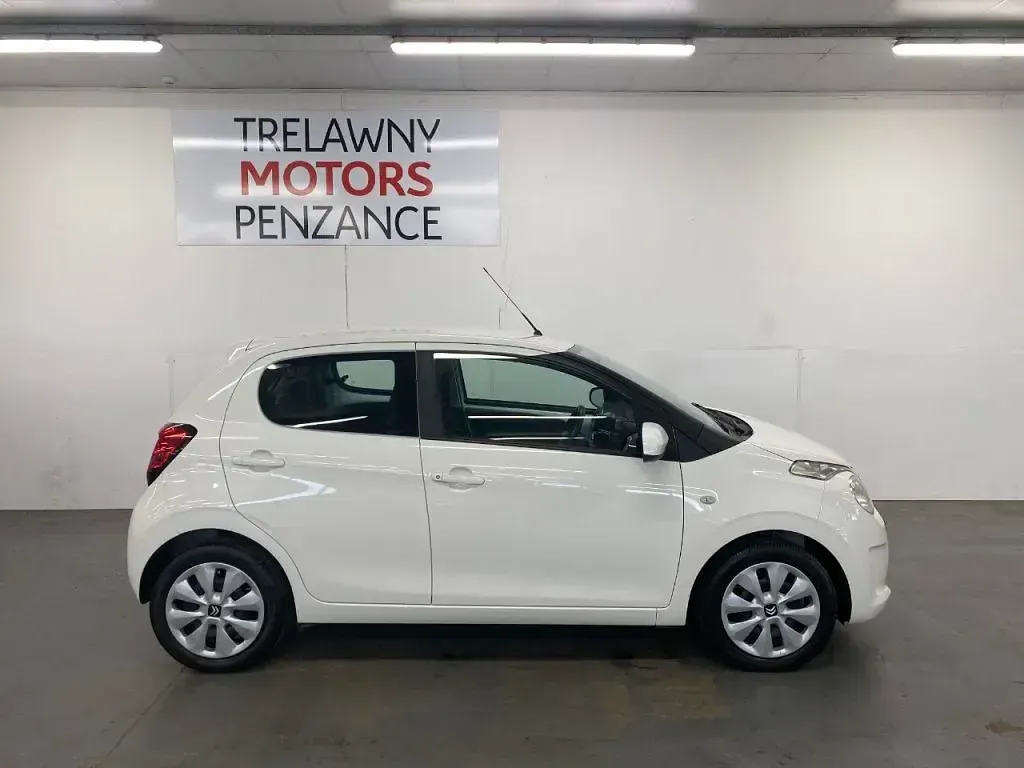 Used Citroën C1 Feel 68 HP (50 kW) 2015 White Hatchback