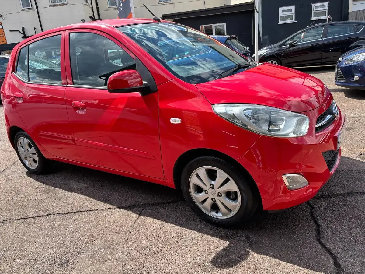 Used Hyundai i10 Active 86 HP (63 kW) 2012 Red Hatchback