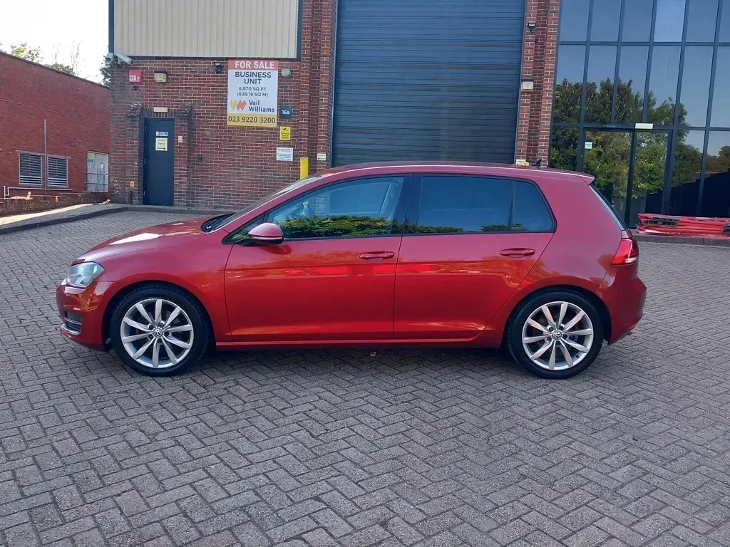 Used VW Golf VII GT 140 HP (102 kW) 2014 Red Hatchback
