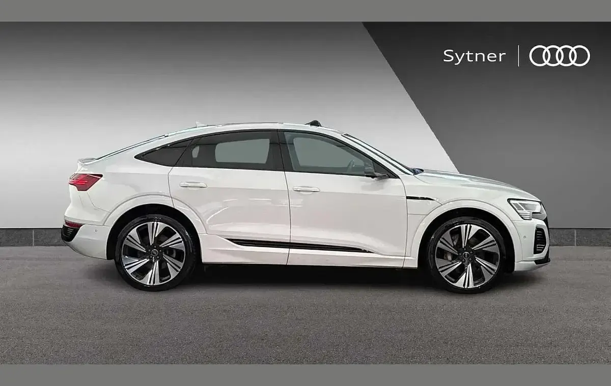 Used Audi Q8 e-tron Comfort 300 kW (408 HP) 2023 White SUV