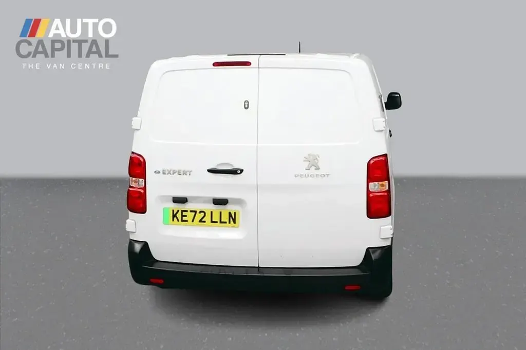 Used Peugeot e-Expert 100 kW (136 HP) 2023 White Van
