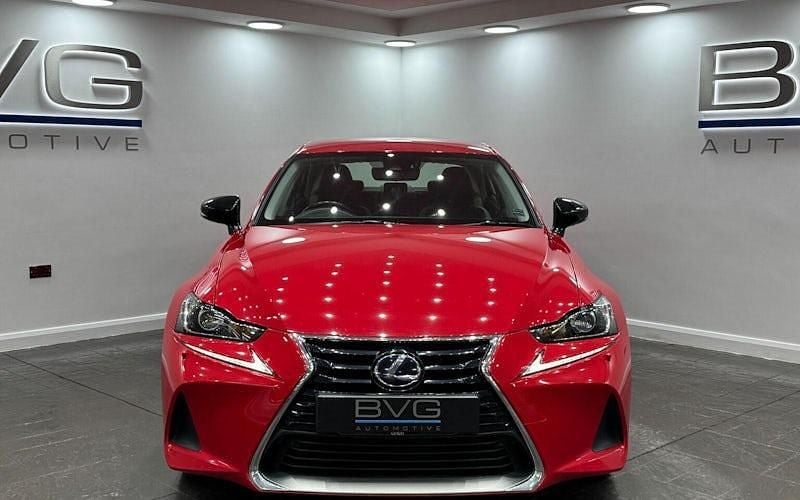Used Lexus IS300h 223 HP (164 kW) 2020 Sedan