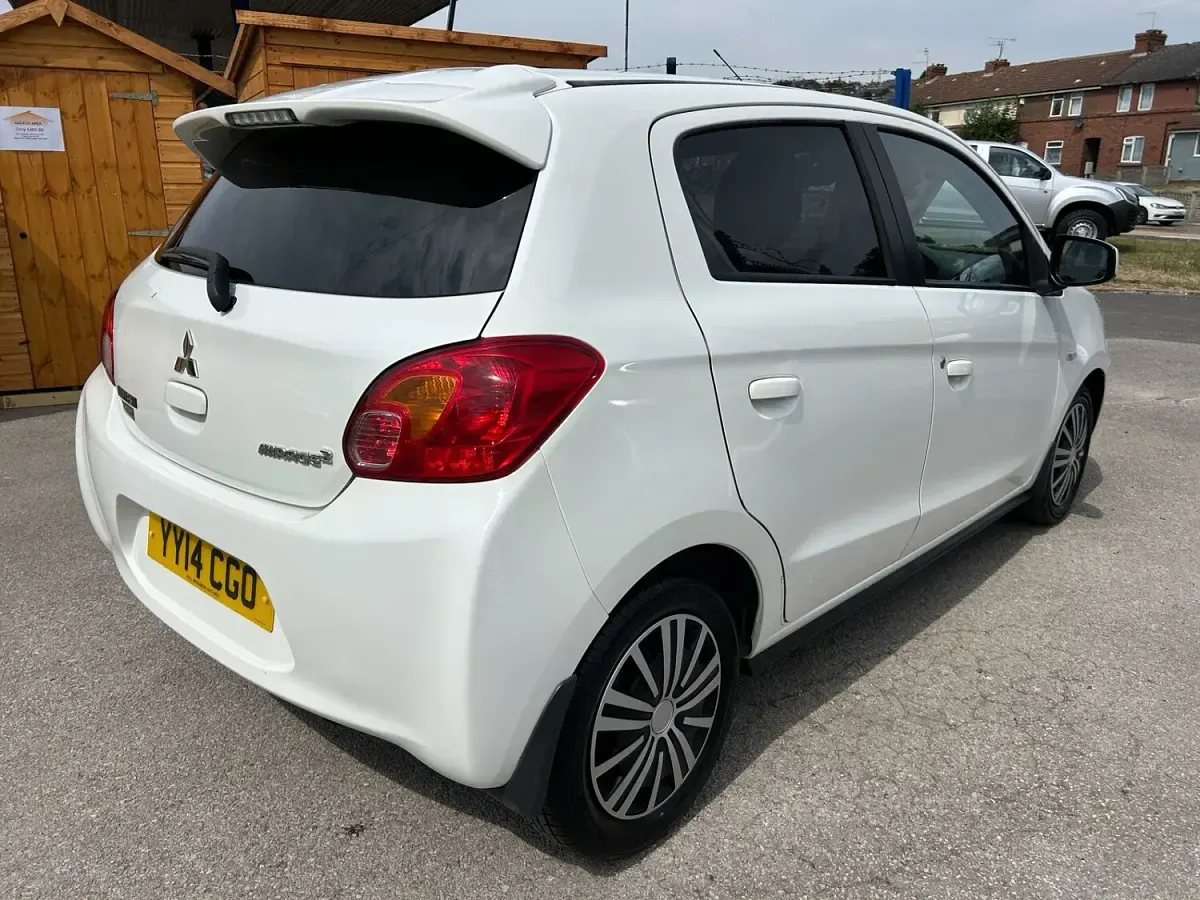 Used Mitsubishi Mirage 2014 White Hatchback