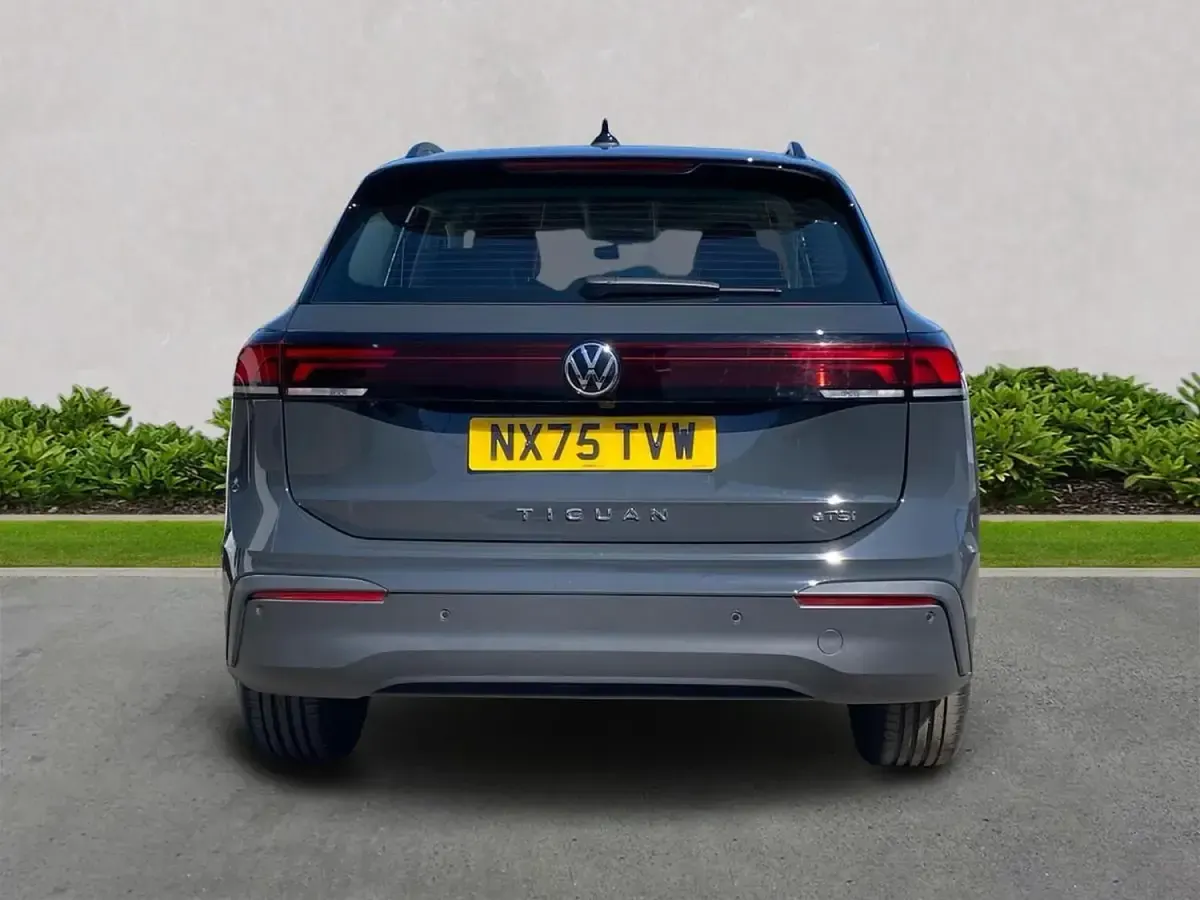 Używany VW Tiguan S 150 KM (110 kW) 2025 Szary SUV