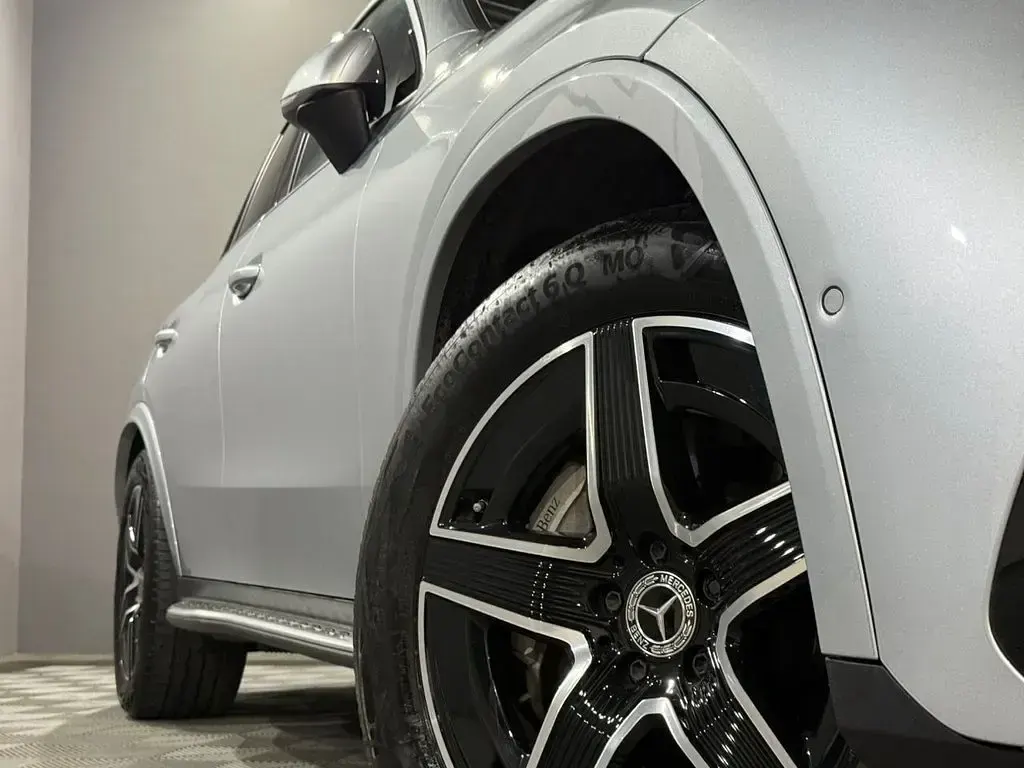 Käytetty Mercedes GLC300 AMG line 258 HP (189 kW) 2023 Hopea Katumaasturi