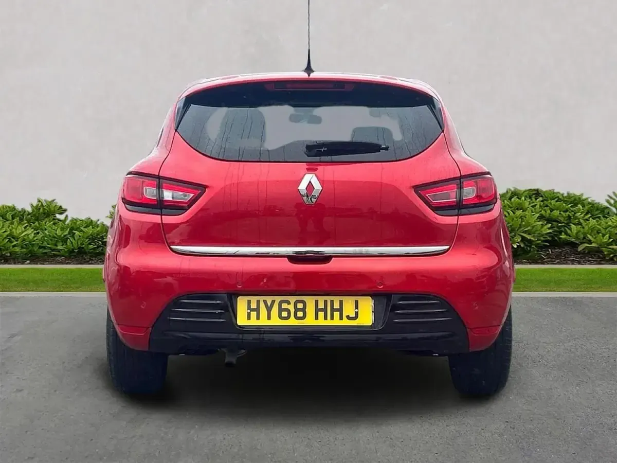 Used Renault Clio IV Iconic 90 HP (66 kW) 2018 Red Hatchback