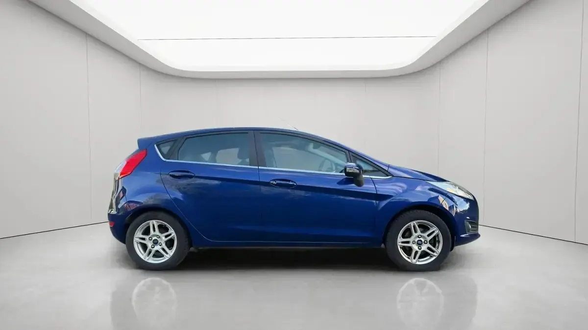 Used Ford Fiesta Zetec 2013 Blue Hatchback