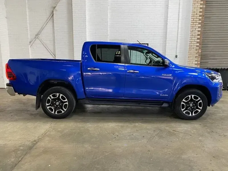 Used Toyota HiLux 148 HP (108 kW) 2021 Blue Pickup