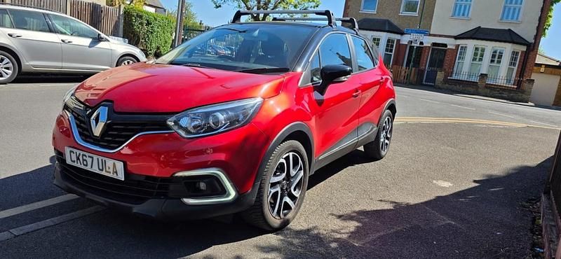 Used Renault Captur Dynamique 110 HP (80 kW) 2018 Red/black SUV