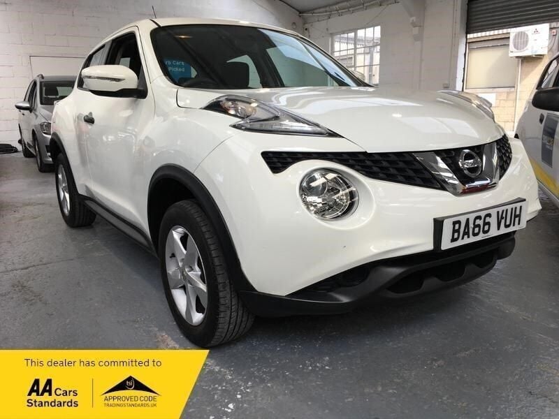 White Used 2017 Nissan Juke Visia SUV | £7,490 (Good price) - Image 1/4