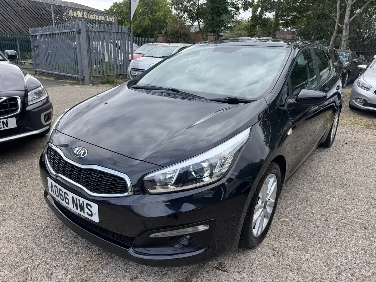 Used Kia Ceed 89 HP (65 kW) 2016 Black Hatchback