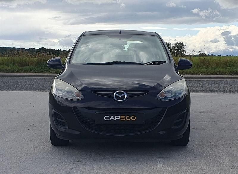 Used Mazda 2 2011 Red Hatchback
