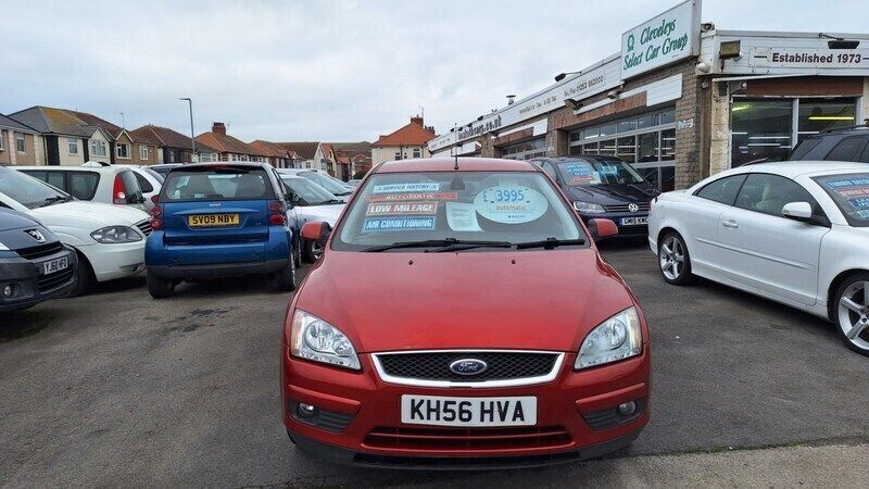 Red Used 2007 Ford Focus Ghia Hatchback | £3,195 - Image 1/4
