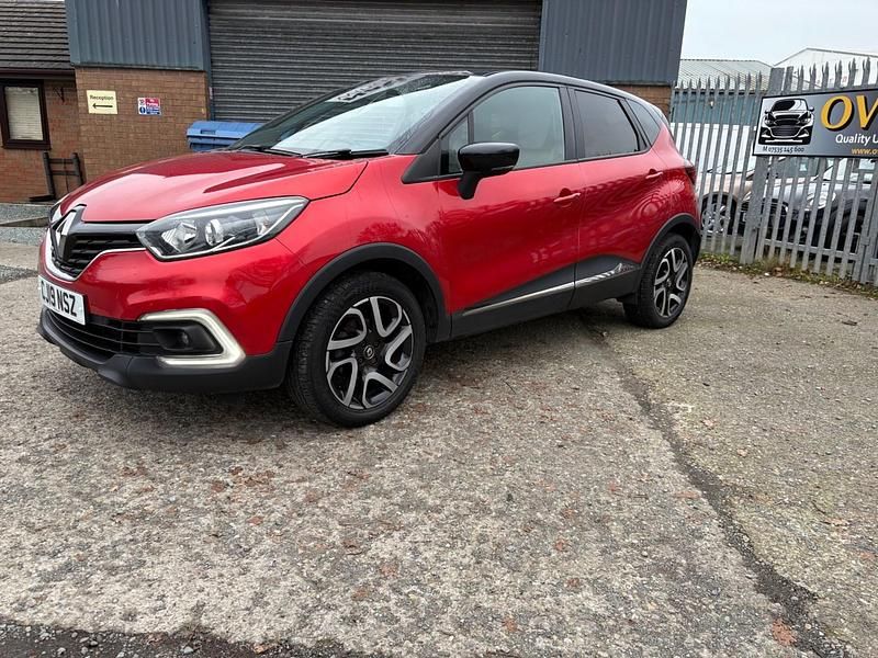 Used Renault Captur Iconic 90 HP (66 kW) 2019 Red SUV