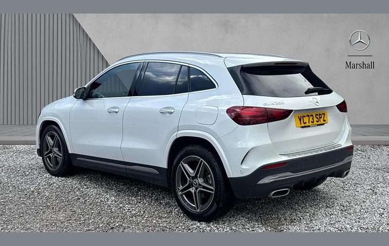 Used Mercedes GLA200 Executive 163 HP (119 kW) 2023 White SUV