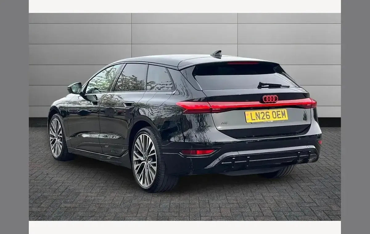 Usado Audi A6 e-tron Comfort 210 kW (286 HP) 2026 Preto Carrinha