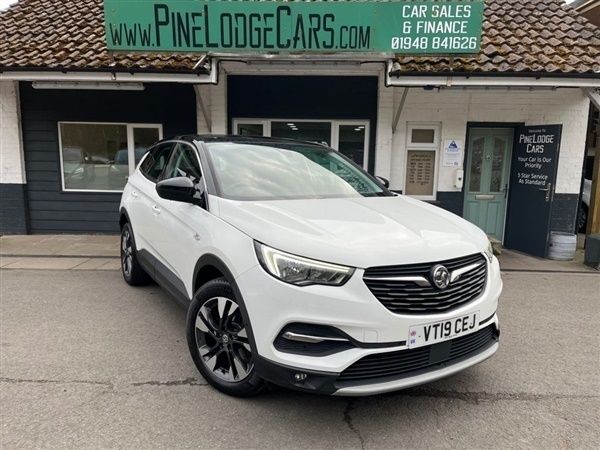 White Used 2019 Vauxhall Grandland X Sport SUV | £9,699 (Fair price) - Image 1/1