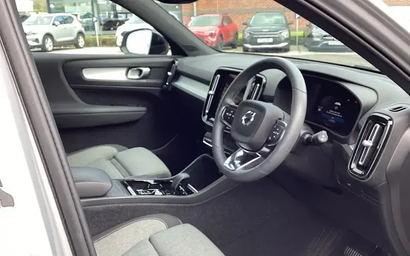 Used Volvo XC40 Plus 163 HP (119 kW) 2026 SUV