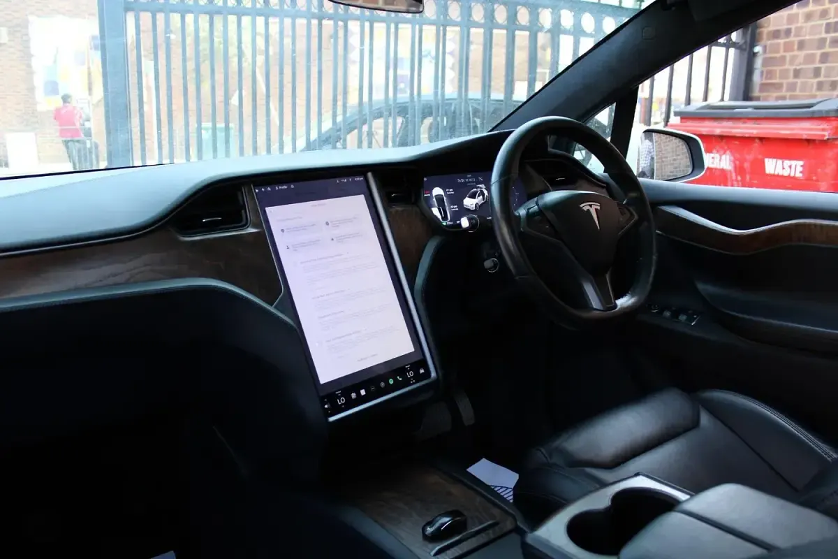 Used Tesla Model X Long Range AWD 397 kW (541 HP) 2019 White SUV
