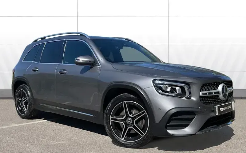 Second-hand Mercedes GLB200 AMG Line Premium 163 CP (119 kW) 2023 SUV