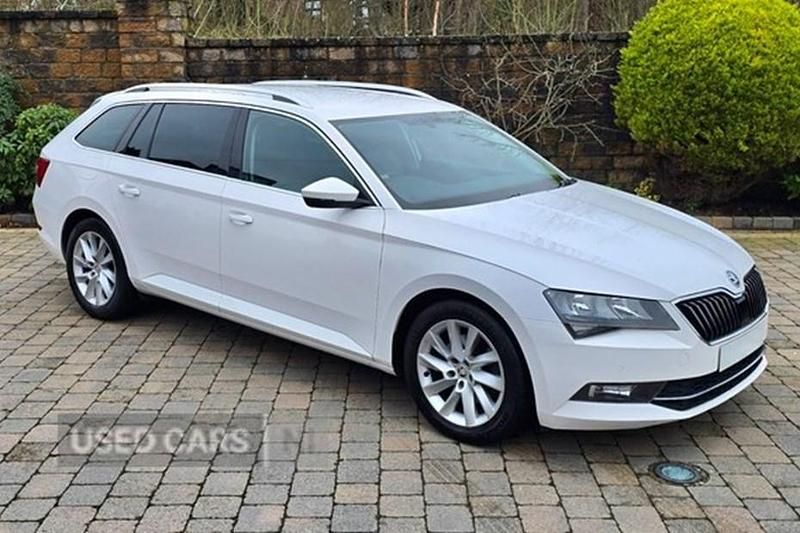 Used Skoda Superb SE Technology 150 HP (110 kW) 2019 White Estate