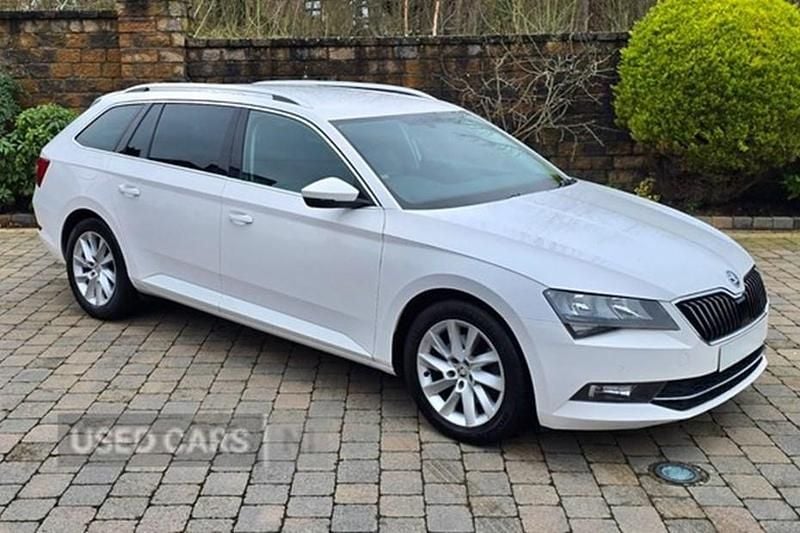 Used Skoda Superb SE Technology 150 HP (110 kW) 2019 White Estate
