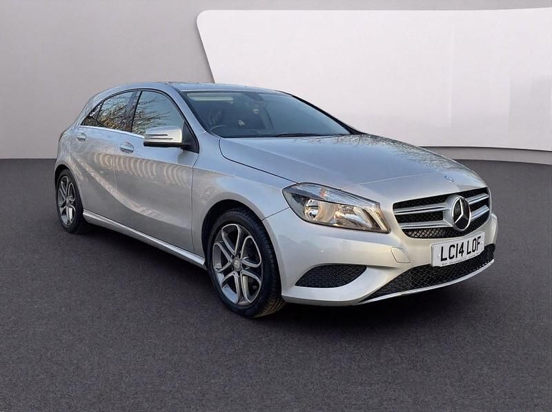 Used Mercedes A180 109 HP (80 kW) 2014 Silver Hatchback