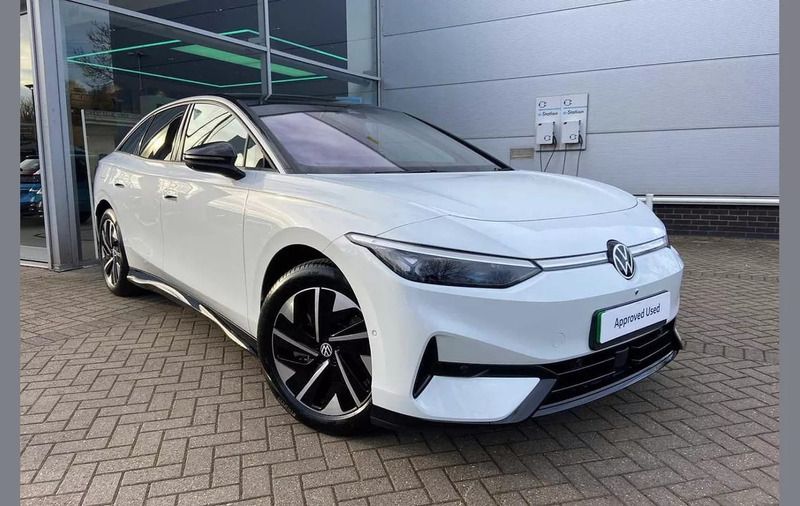 White Used 2024 VW ID.7 Pro Hatchback | £31,489 (Fair price) - Image 1/4