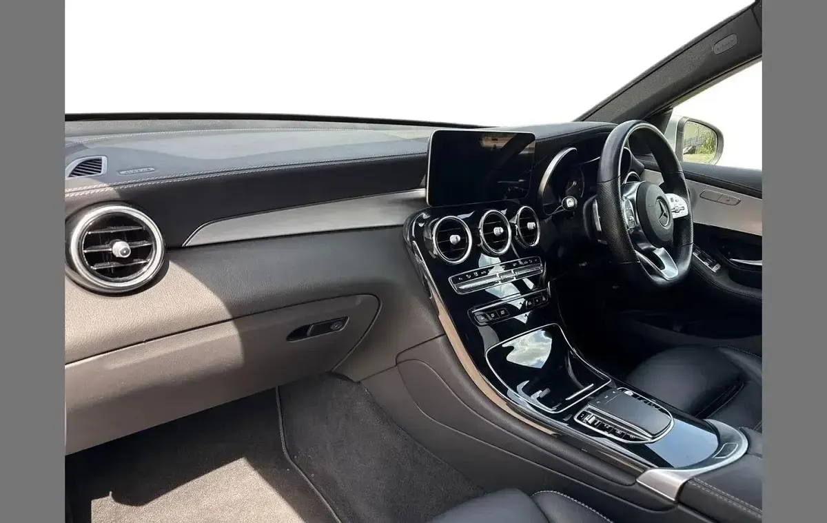 Used Mercedes GLC220 AMG line 191 HP (140 kW) 2022 Silver SUV
