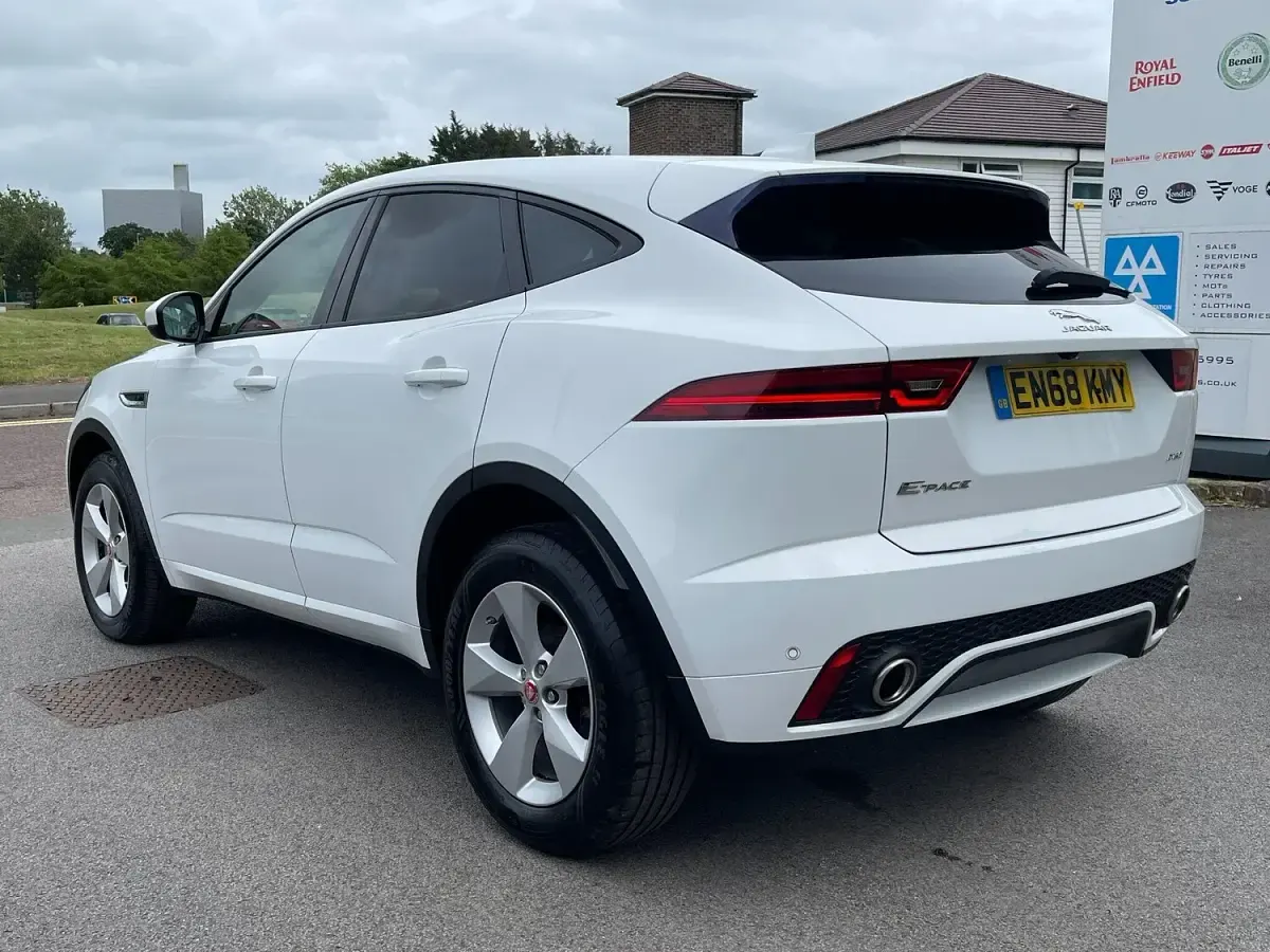 Used Jaguar E-Pace R-Dynamic 150 HP (110 kW) 2018 White SUV