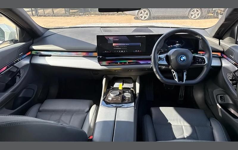 Used BMW i5 M Sport 250 kW (340 HP) 2025 White Sedan