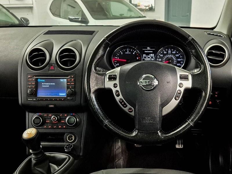 Used Nissan Qashqai N-TEC 130 HP (95 kW) 2012 Black SUV