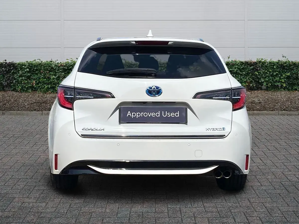 Used Toyota Corolla Design 2021 White Estate